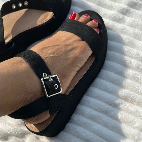 ASOS Black Sandals with Wide Strap and Cushioned Sole - Picture 1 of 12